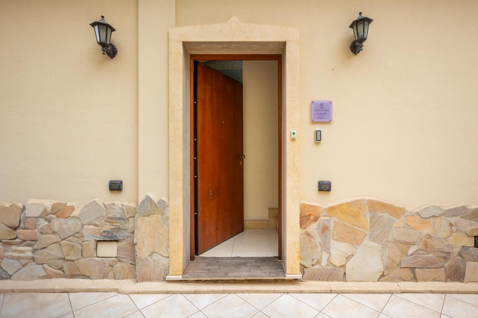 Апартаменты La Casa Di Tonina Куарту-Сант'Элена Экстерьер фото